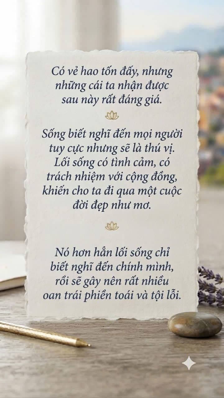 Hình ảnh truyền cảm hứng tượng trưng cho sự quan tâm và trách nhiệm với cộng đồng, thể hiện một cuộc sống ý nghĩa được xây dựng bằng lòng nhân ái, sự nỗ lực.